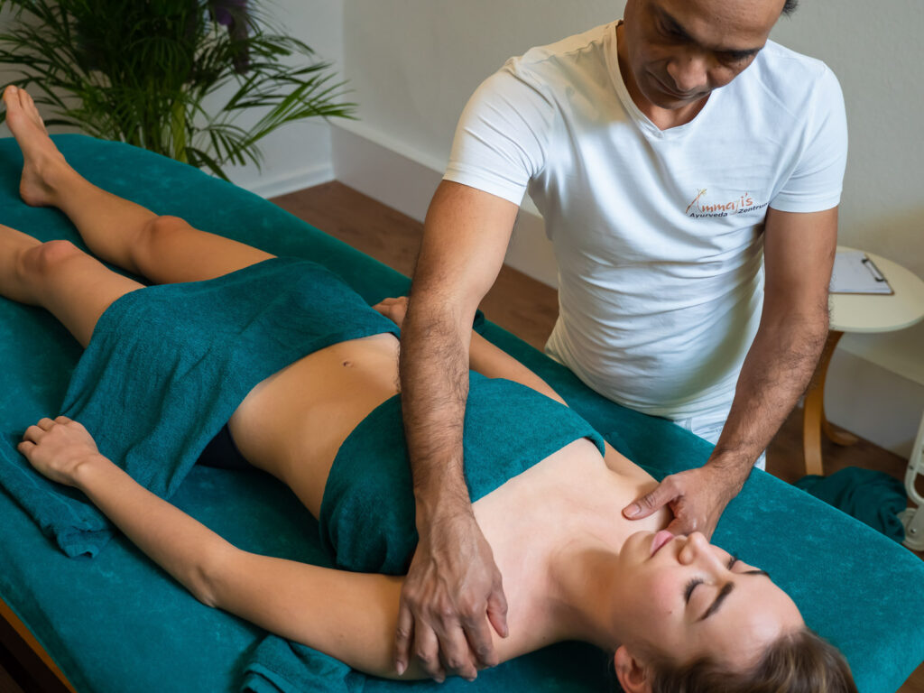 Full body massage / Abhyanga